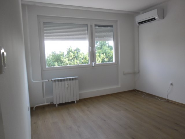 Kiadó panellakás, albérlet, Szekszárdon 120 E Ft / hó