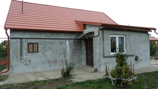 Eladó családi ház, Kunmadarason 13.3 M Ft, 3 szobás