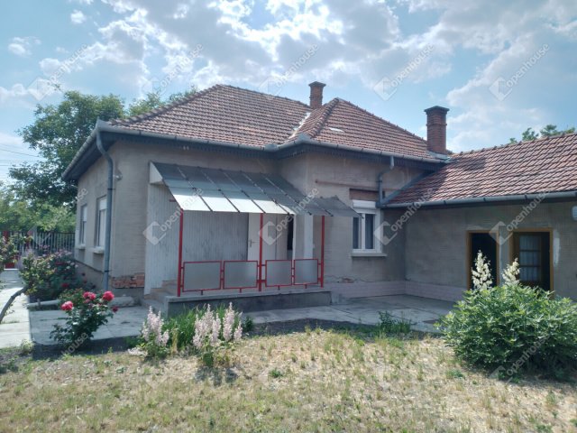 Eladó családi ház, Tótkomlóson 15.99 M Ft, 3 szobás