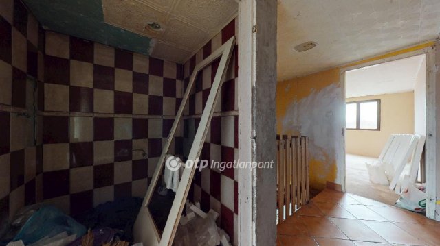 Eladó családi ház, Encsen 9.9 M Ft, 2+2 szobás