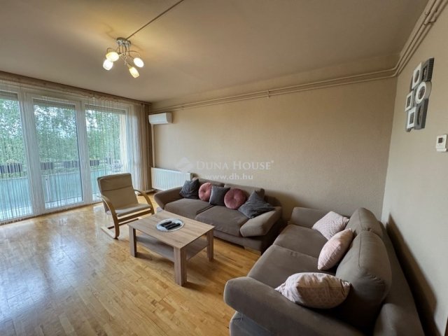 Eladó panellakás, Kecskeméten 44.9 M Ft, 2 szobás