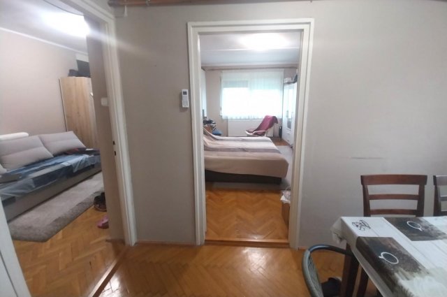 Eladó téglalakás, Komáromban 37.9 M Ft, 2 szobás