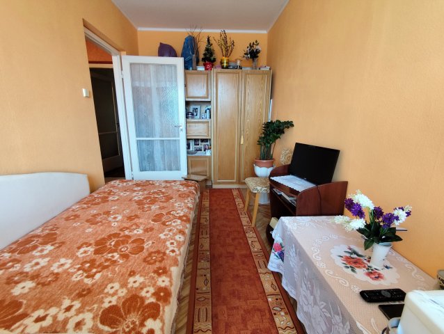 Eladó panellakás, Nyíregyházán 35 M Ft, 3 szobás