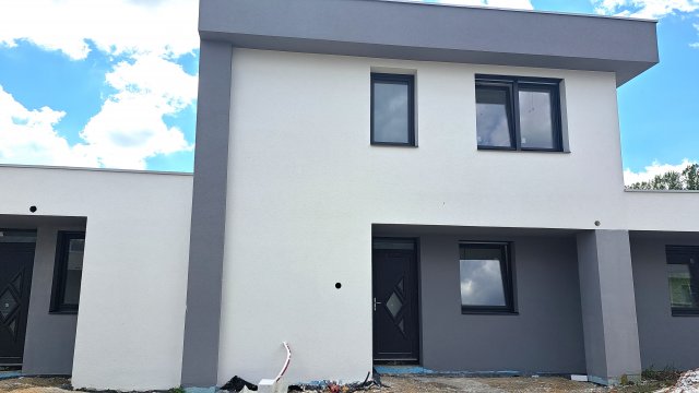 Eladó sorház, Ajkán 80 M Ft, 4 szobás / költözzbe.hu