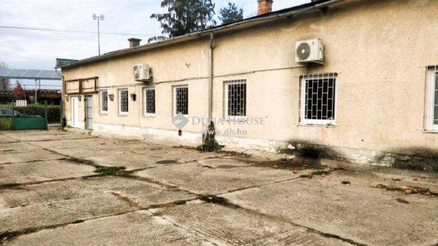 Eladó ipari ingatlan, Esztergomban 88 M Ft / költözzbe.hu