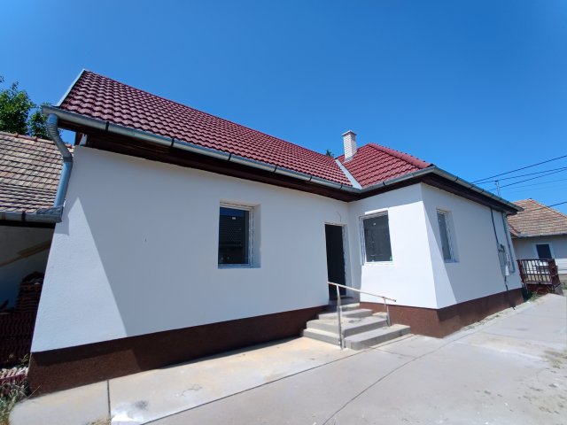 Eladó családi ház, Tápióbicskén 37.9 M Ft, 4 szobás
