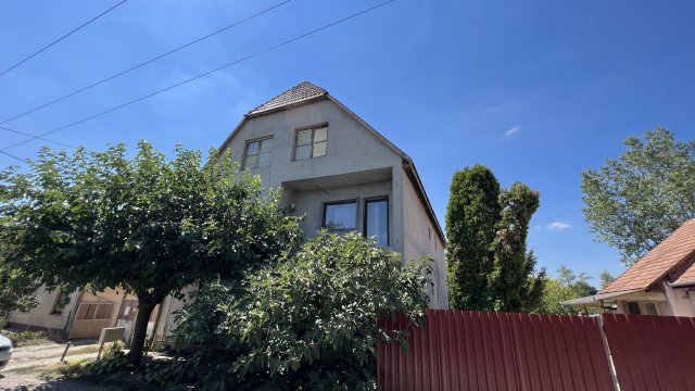 Eladó családi ház, Nagykőrösön 35.99 M Ft, 7 szobás