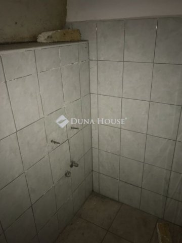 Eladó üzlethelyiség, Enyingen 24 M Ft / költözzbe.hu