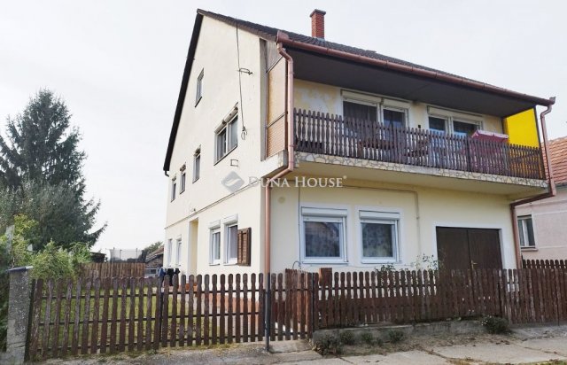 Eladó családi ház, Berzencén 28.9 M Ft, 7 szobás