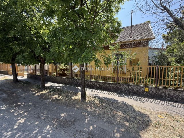 Eladó családi ház, Kecskeméten 50 M Ft, 4 szobás