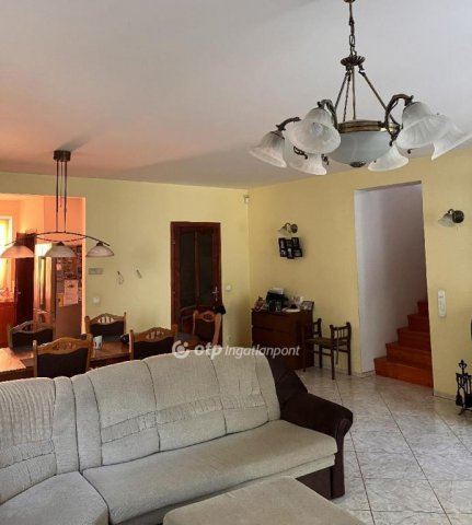 Eladó családi ház, Mogyoródon 114 M Ft, 5 szobás