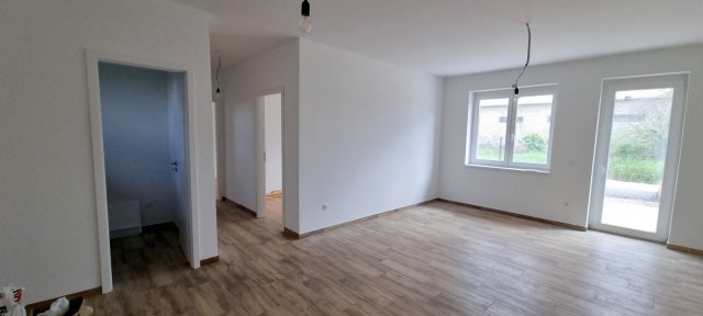 Eladó családi ház, Bicskén 88 M Ft, 5 szobás