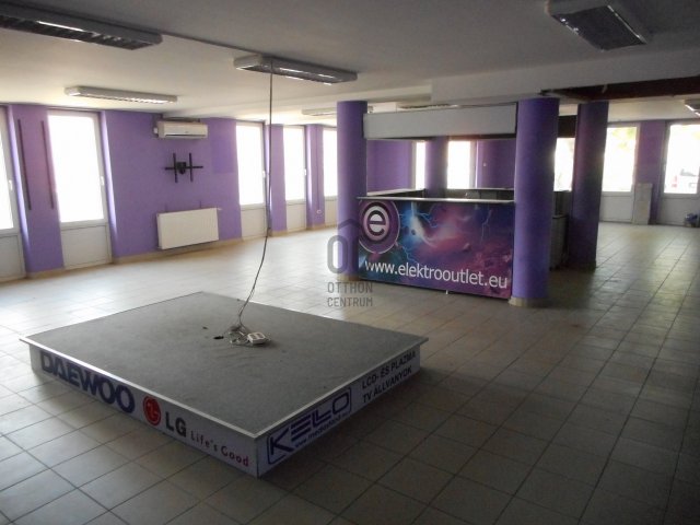 Kiadó üzlethelyiség, Kecskeméten 400 E Ft / hó