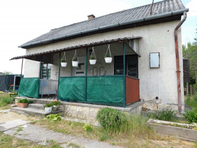 Eladó családi ház, Tápiószentmártonon 13.5 M Ft, 1 szobás