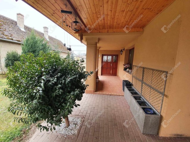 Eladó családi ház, Vésén 34.9 M Ft, 4 szobás
