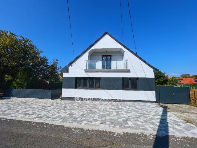 Eladó családi ház, Balatonszárszón 123 M Ft, 4 szobás