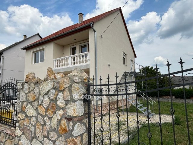 Eladó családi ház, Szerencsen 48.9 M Ft, 4+4 szobás