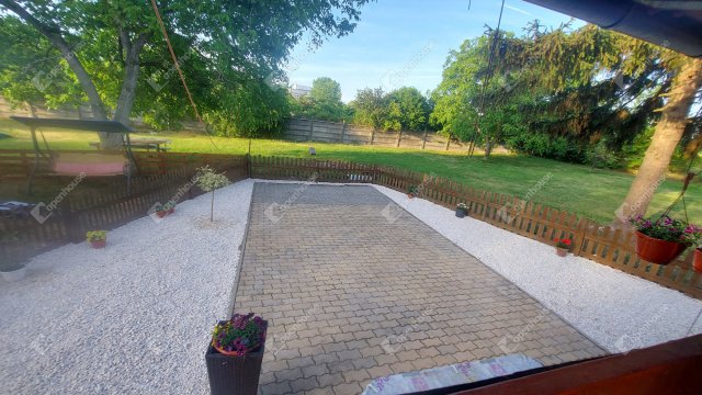 Eladó családi ház, Szolnokon 44.99 M Ft, 4 szobás