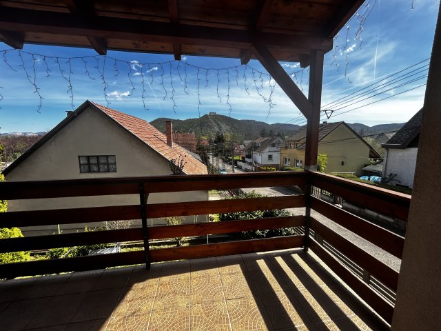 Eladó családi ház, Nagymaroson 120 M Ft, 5 szobás