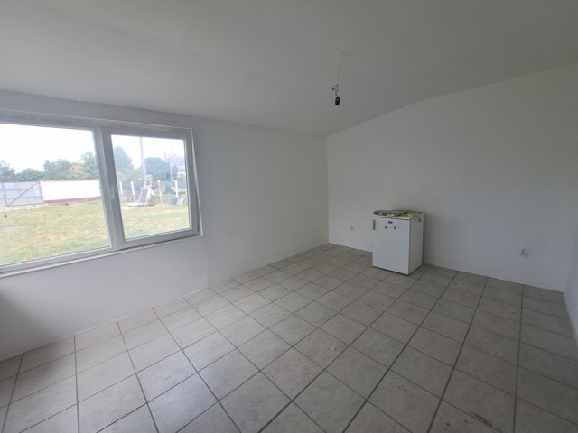 Eladó családi ház, Pilisen 24.5 M Ft, 2 szobás