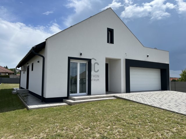 Eladó családi ház, Balatongyörökön 221.859 M Ft, 4 szobás