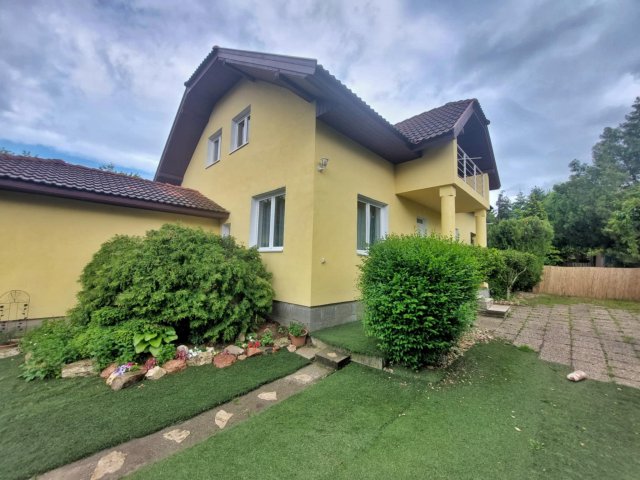 Eladó családi ház, Szadán 135.9 M Ft, 2+3 szobás