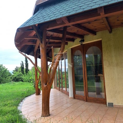 Eladó családi ház, Balatonakarattyán 155 M Ft, 5 szobás