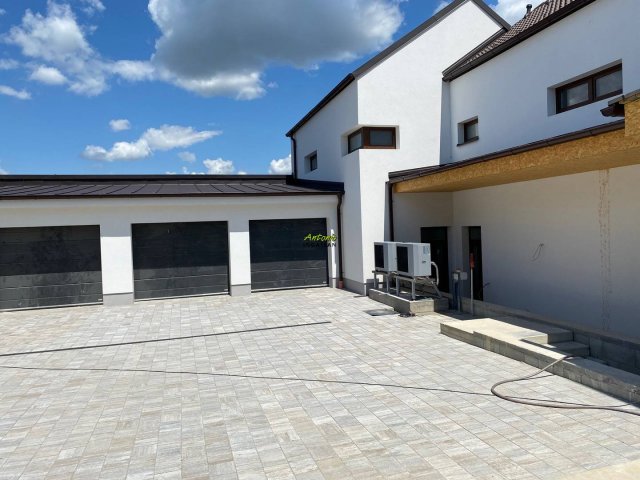 Eladó téglalakás, Sopronban 93.5 M Ft, 3 szobás