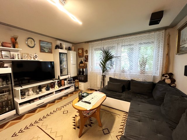 Eladó téglalakás, Dunaújvárosban 37.5 M Ft, 2 szobás