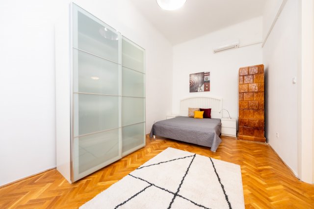 Kiadó téglalakás, albérlet, Budapesten, V. kerületben, 4 szobás