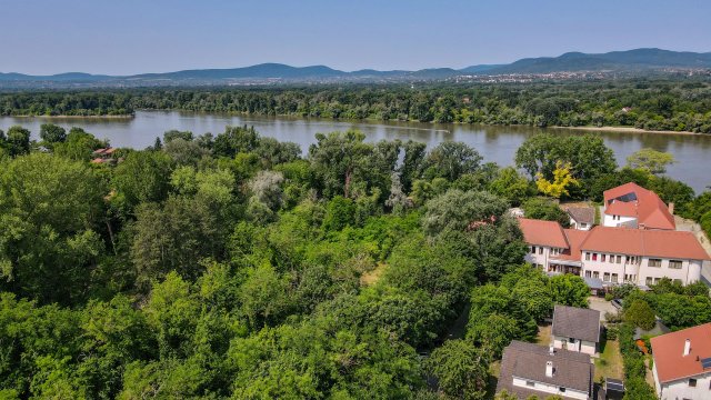 Eladó családi ház, Gödön 129.9 M Ft, 4+1 szobás