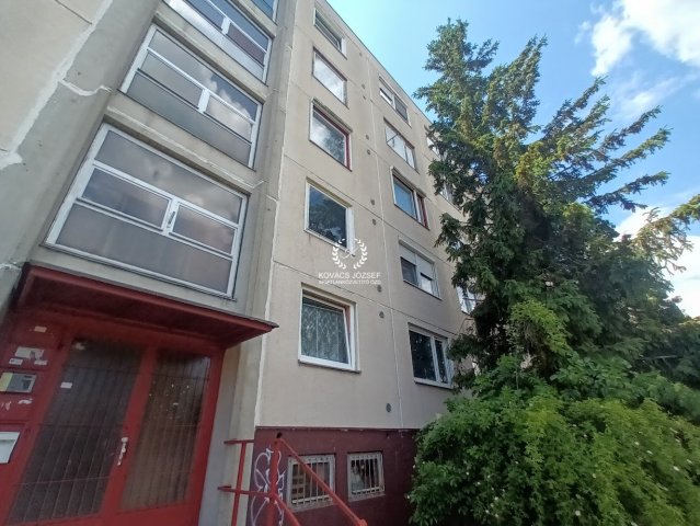 Eladó panellakás, Ózdon 11.9 M Ft, 2 szobás