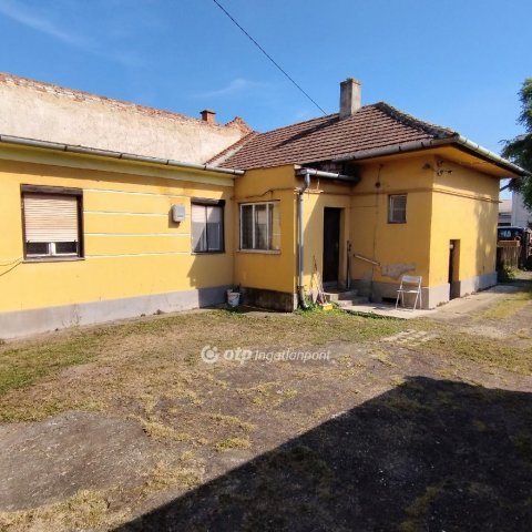 Eladó családi ház, Miskolcon 28 M Ft, 2+1 szobás