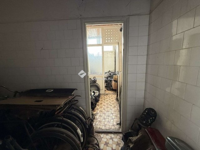 Eladó ipari ingatlan, Városföldön 19.9 M Ft