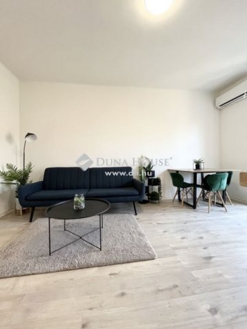 Eladó téglalakás, Pécsett 70.99 M Ft, 3 szobás