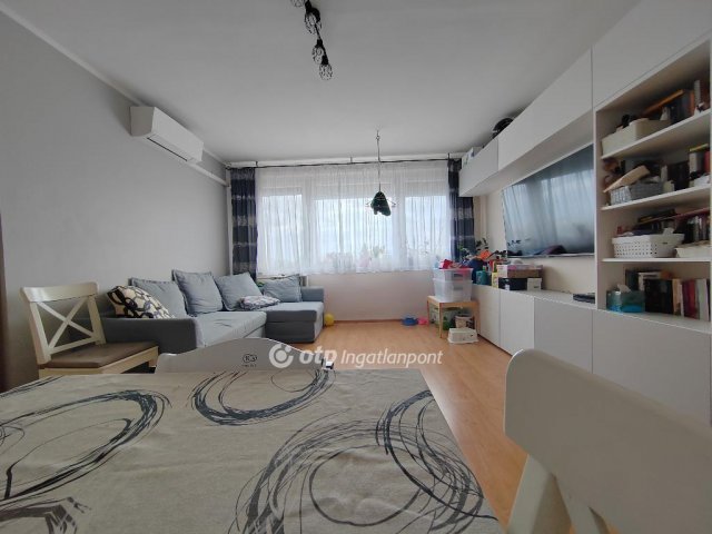Eladó panellakás, Budapesten, X. kerületben 69.9 M Ft, 3 szobás