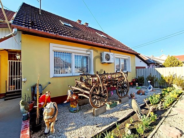 Eladó családi ház, Budapesten, XX. kerületben 160 M Ft, 8 szobás