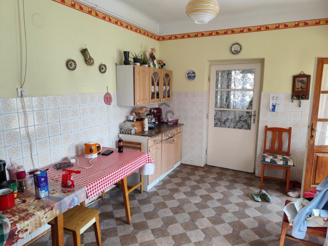 Eladó családi ház, Izsákon 24.9 M Ft, 3 szobás