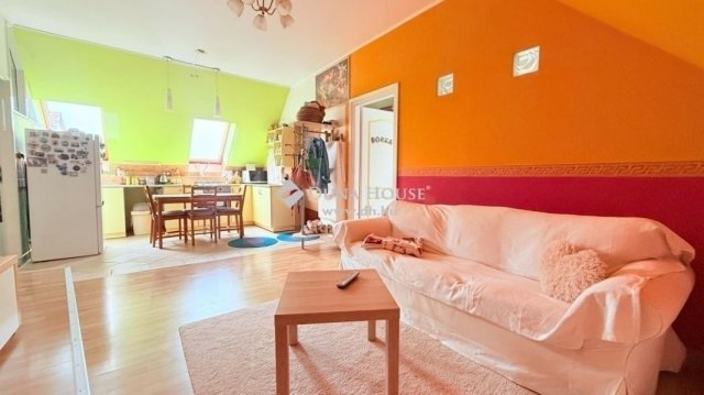 Eladó családi ház, Dunabogdányban 60 M Ft, 4+1 szobás