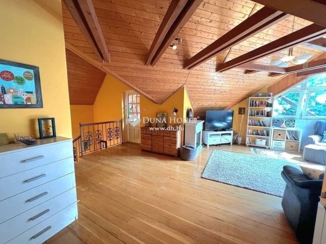 Eladó családi ház, Szentendrén 197.9 M Ft, 6 szobás