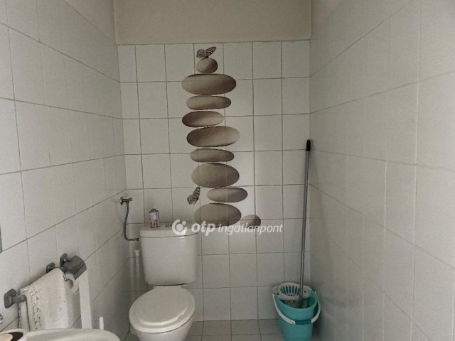 Eladó sorház, Gyöngyösön 63.5 M Ft, 2 szobás