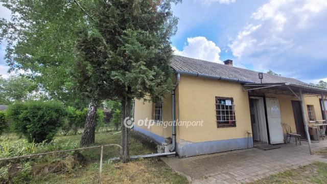 Eladó családi ház, Jászberényben 22.9 M Ft, 2 szobás