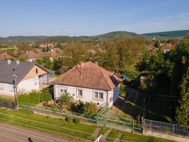 Eladó családi ház, Romhányon 27.99 M Ft, 3 szobás