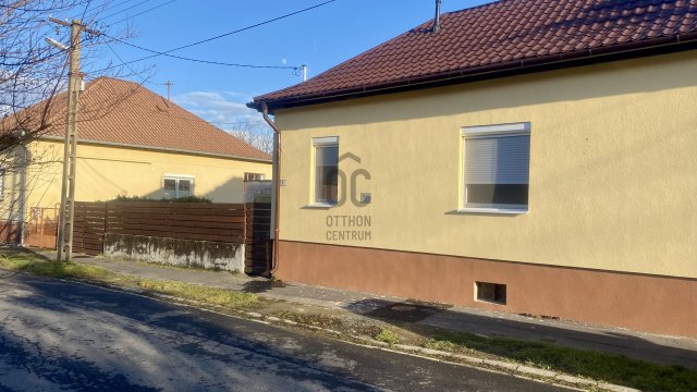 Eladó családi ház, Zalaegerszegen 38.5 M Ft, 2 szobás