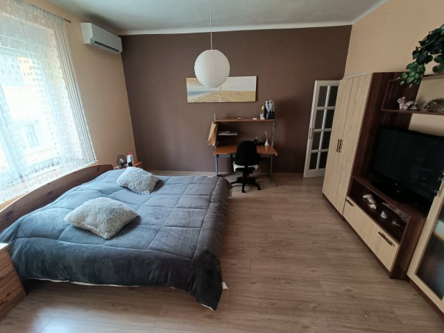 Eladó téglalakás, Pécsett, Erreth Lajos utcában 87.9 M Ft