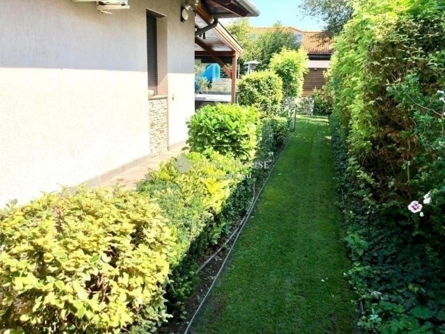 Eladó családi ház, Vecsésen 199 M Ft, 5 szobás
