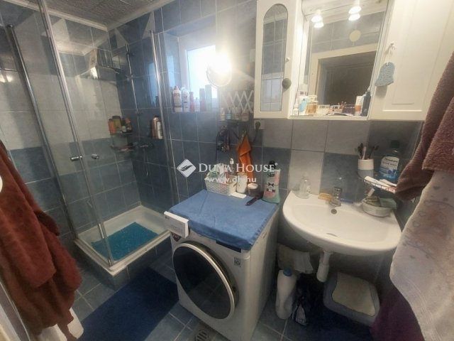 Eladó családi ház, Kerepesen 72.99 M Ft, 3 szobás