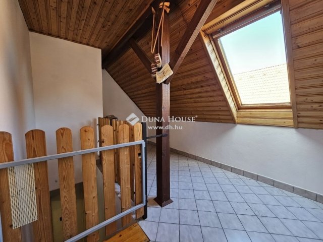 Eladó családi ház, Bonyhádon 42.9 M Ft, 5 szobás