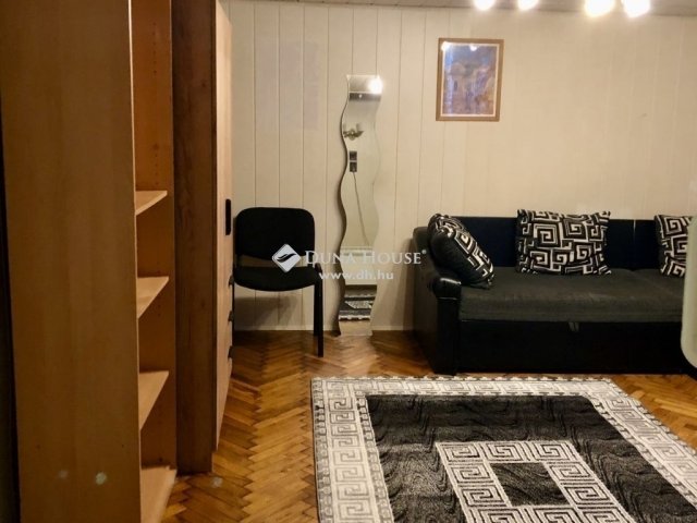 Eladó téglalakás, Budapesten, V. kerületben 53.6 M Ft, 1 szobás