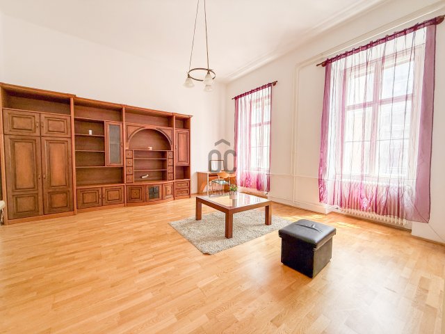 Eladó téglalakás, Sopronban 65 M Ft, 3 szobás
